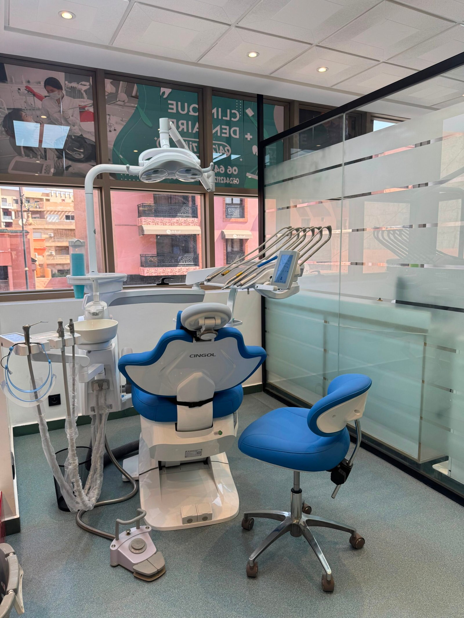 Équipement et espace de soins dentaires à Marrakech